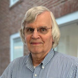 Headshot of Robert L. Barry