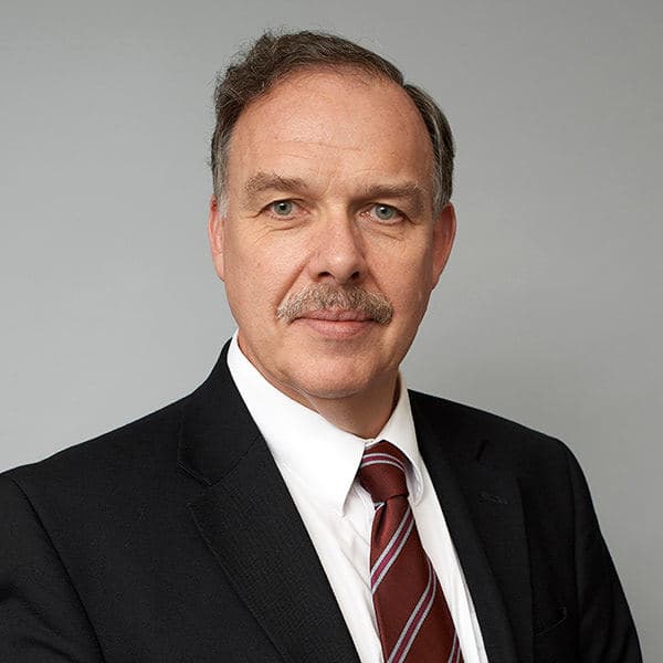 Headshot of Ian Baker