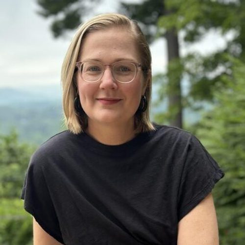Headshot of Laura Ridlehoover