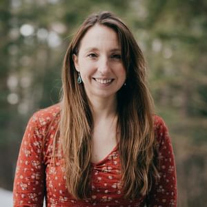 Headshot of Erin Mayfield