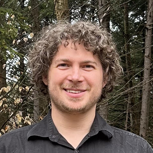 Headshot of Reed Harder