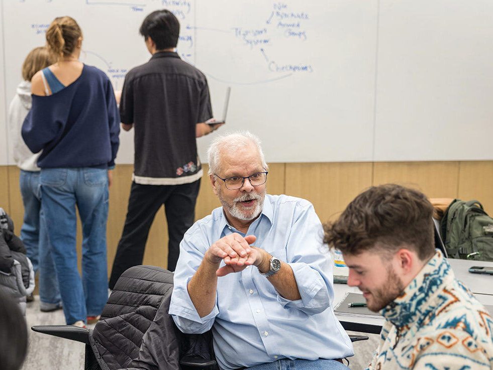 Steve Peterson teaches course on decarbonizing UN peace missions.