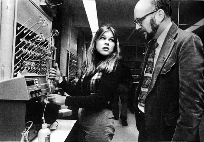 Diane Knappert Clark, first woman to earn Doctor of Engineering from Dartmouth