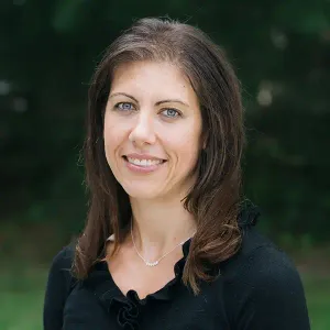 Headshot of Elizabeth L. Murnane