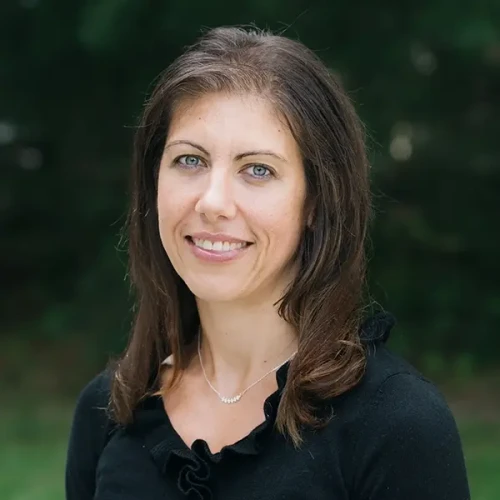 Headshot of Liz Murnane